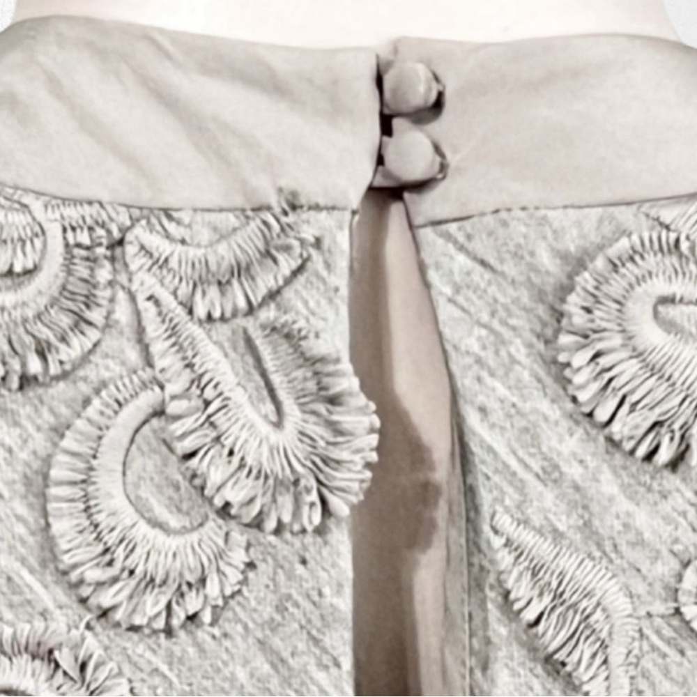 Pearl By Lela Rose Embroidered Chenille Silk Trim Jersey Knit TShirt SZ M Gray - Picture 9 of 12